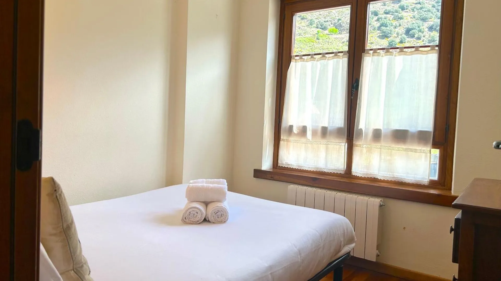 Apartament Lluminos De Muntanya By Rural D'Aneu Esterri d'Àneu 0*,  Spanje