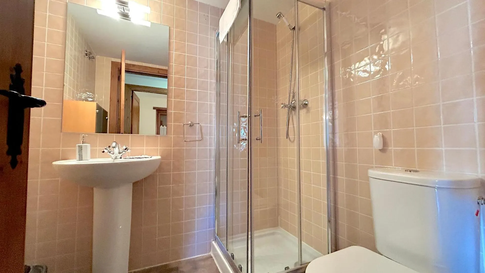 Apartament Lluminos De Muntanya By Rural D'Aneu Esterri D'Aneu